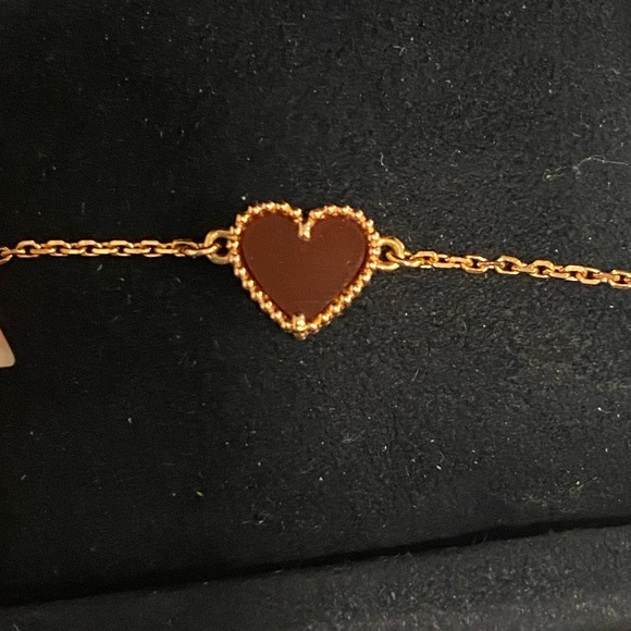(SOLD) Van Cleef and Arpels sweet alhambra heart bracelet Retail $1560 - Picture 2 of 6